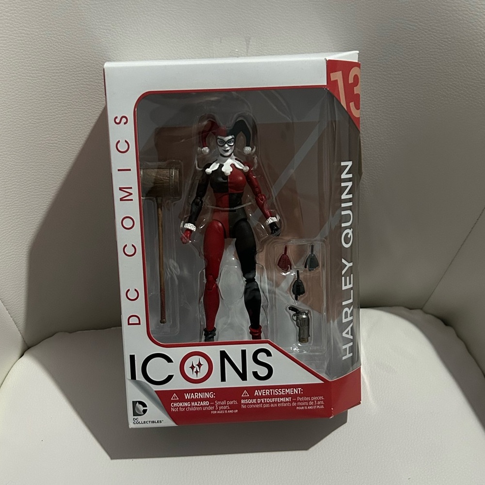 DC Comics Harley Quinn Icons Figure - Red and Black